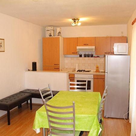 Apartment Davorka Primosten Bagian luar foto