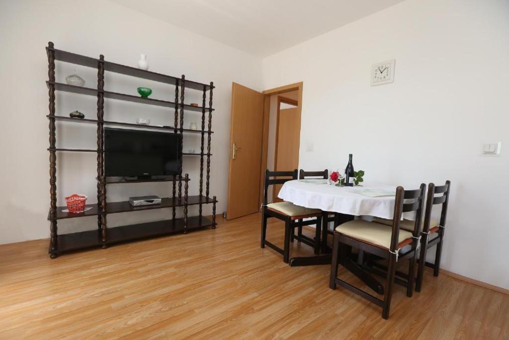 Apartment Davorka Primosten Bagian luar foto