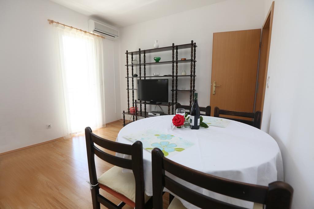 Apartment Davorka Primosten Bagian luar foto