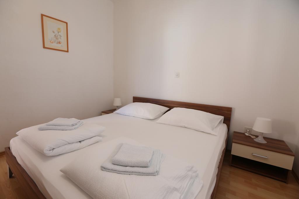 Apartment Davorka Primosten Bagian luar foto